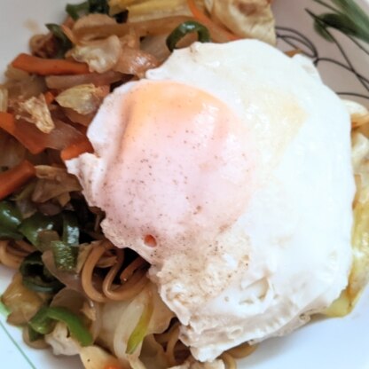 目玉焼きつくと豪華に感じてしまいます✨おいしくできました♡
ありがとうございます♪